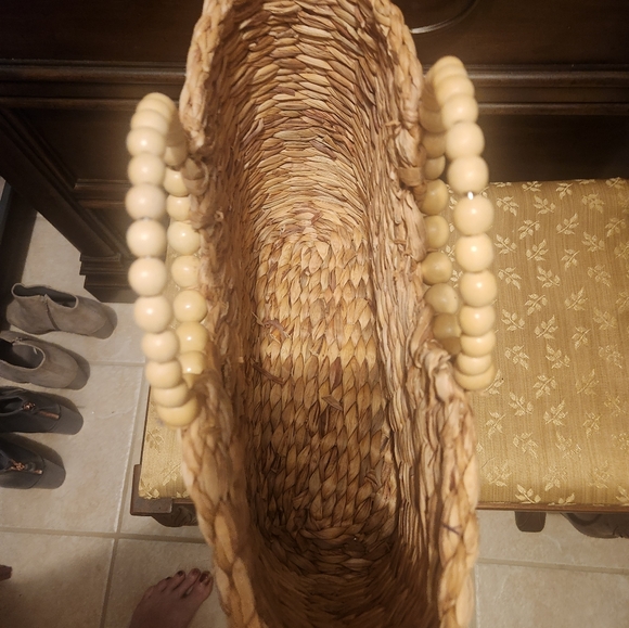 Gorgeous Straw Tote - Picture 4 of 8